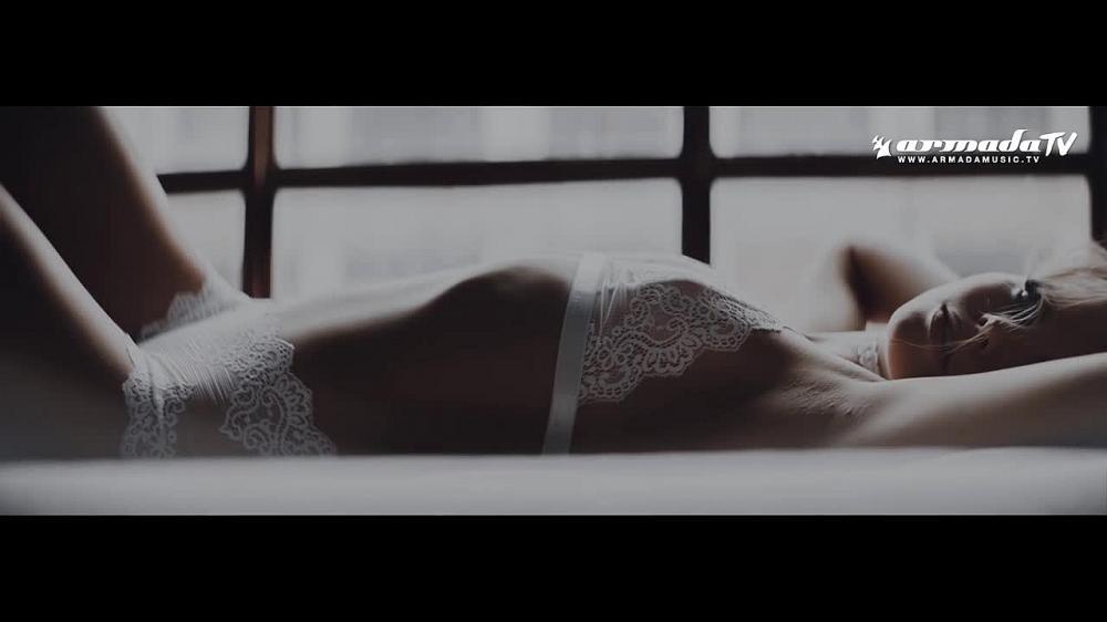 скачать клип Omnia feat. Christian Burns - All I See Is You