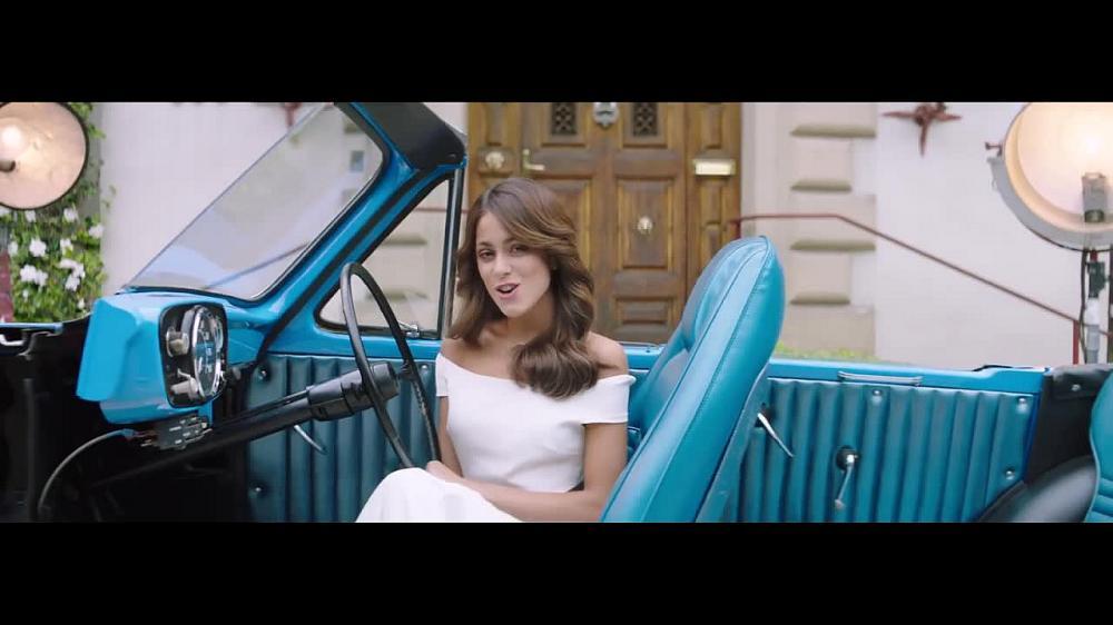 скачать клип TINI - Siempre Brillaras