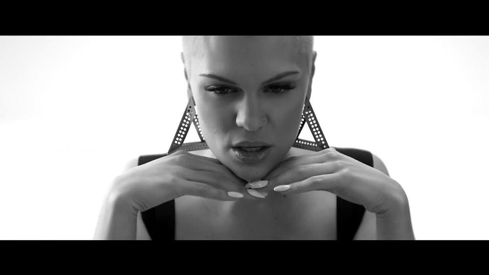 скачать клип Jessie J ft. Big Sean, Dizzee Rascal - WILD