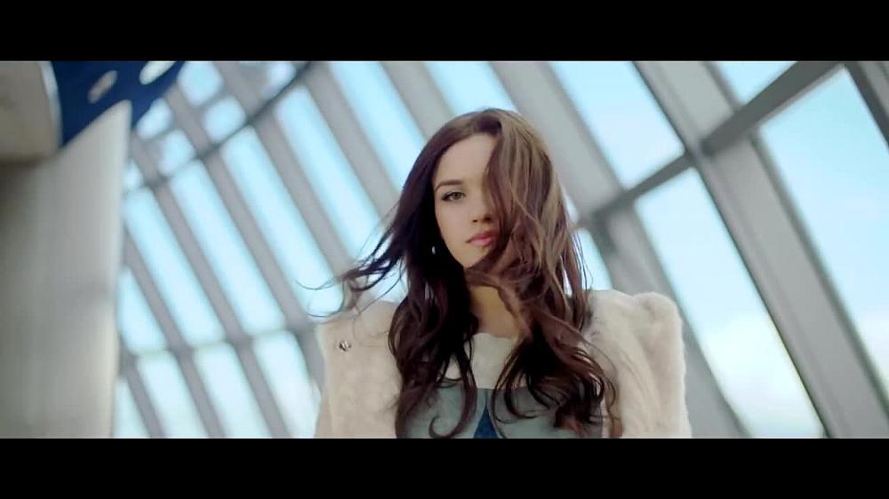 скачать клип Ioana Ignat - Beauty in the Beast