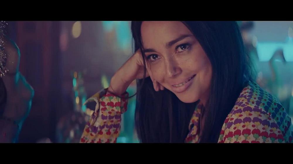 скачать клип Juanes - Mis Planes Son Amarte