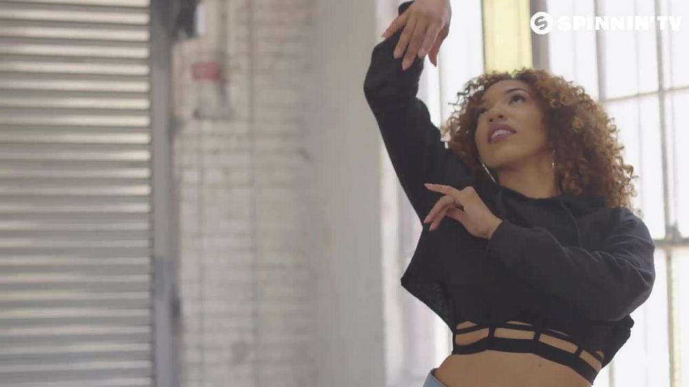скачать клип Breathe Carolina and Dropgun ft. Kaleena Zanders - Rhythm Is A Dancer