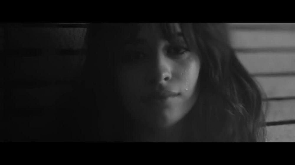 скачать клип Camila Cabello - Crying in the Club