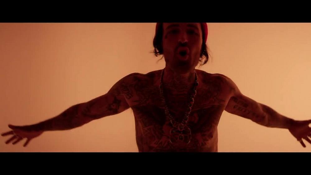 скачать клип Yelawolf - Row Your Boat