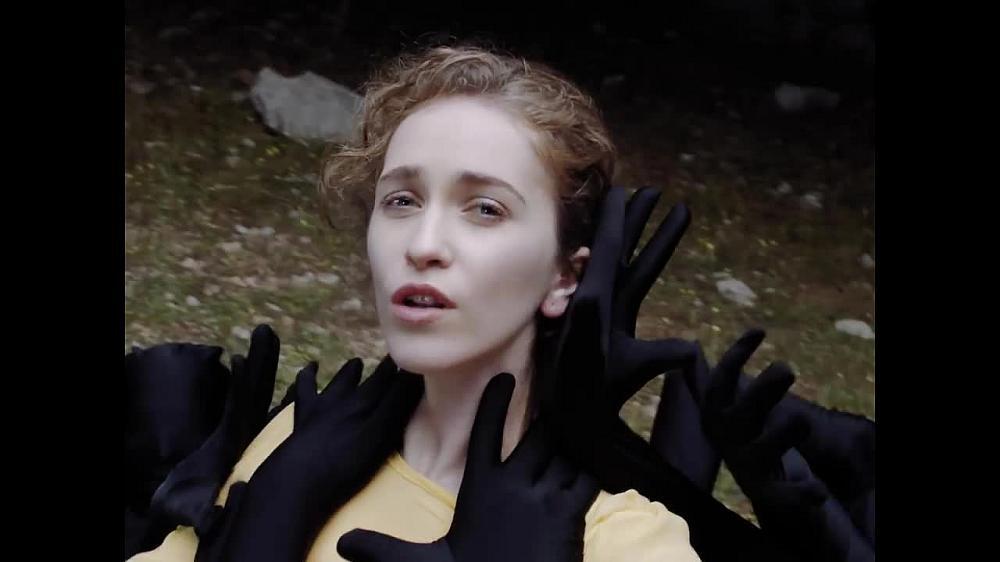 скачать клип Rae Morris - Reborn