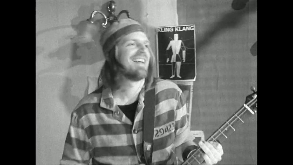 скачать клип Kasabian - Bless This Acid House