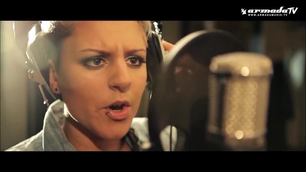 скачать клип Gareth Emery ft. Christina Novelli - Concrete Angel (Acoustic Music Video)