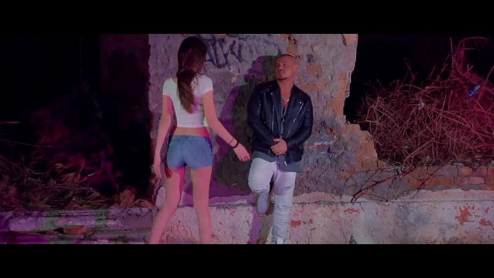 скачать клип Nehat Istrefi - Latina
