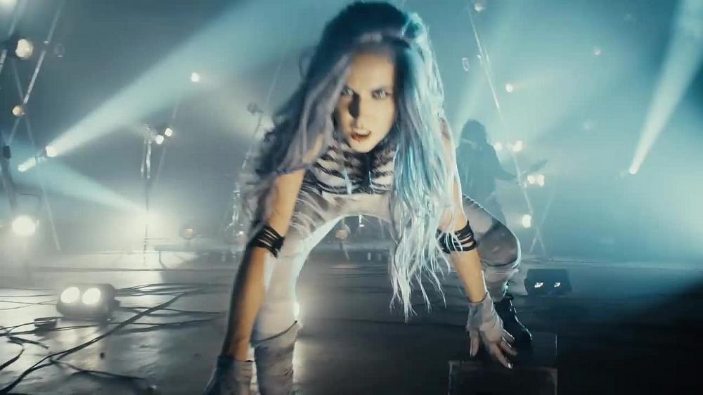 скачать клип ARCH ENEMY - The World Is Yours