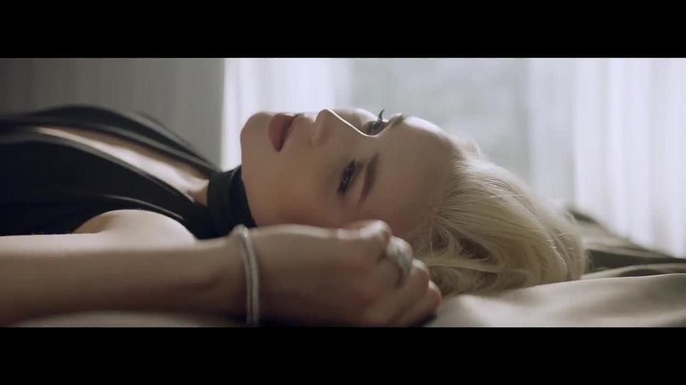скачать клип Полина Гагарина - Драмы больше нет (Official Vi ...
