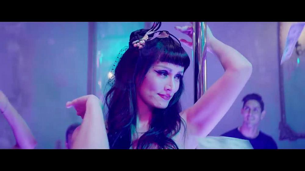 скачать клип Fall Out Boy - Champion