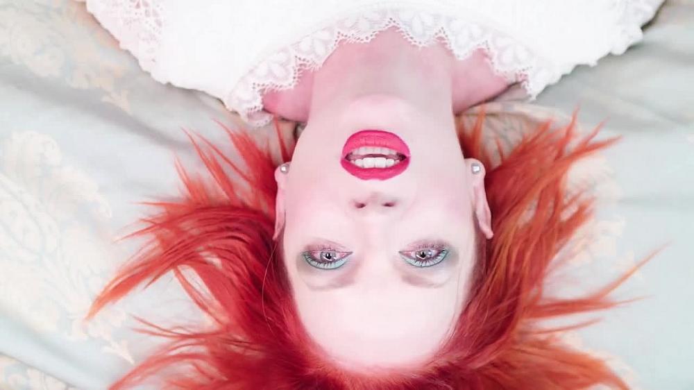 скачать клип Garbage - No Horses
