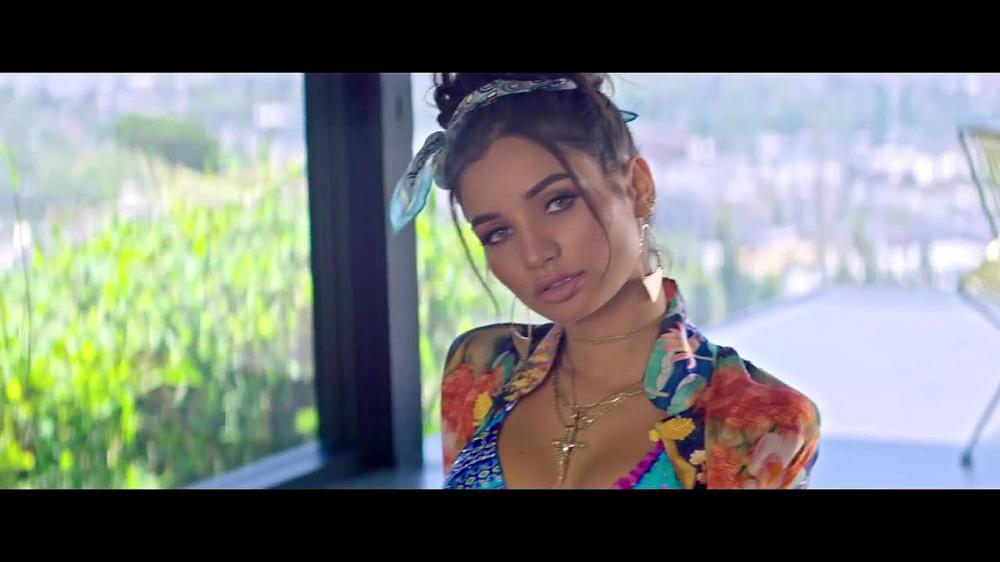 скачать клип Pia Mia ft. Jeremih - Im A Fan