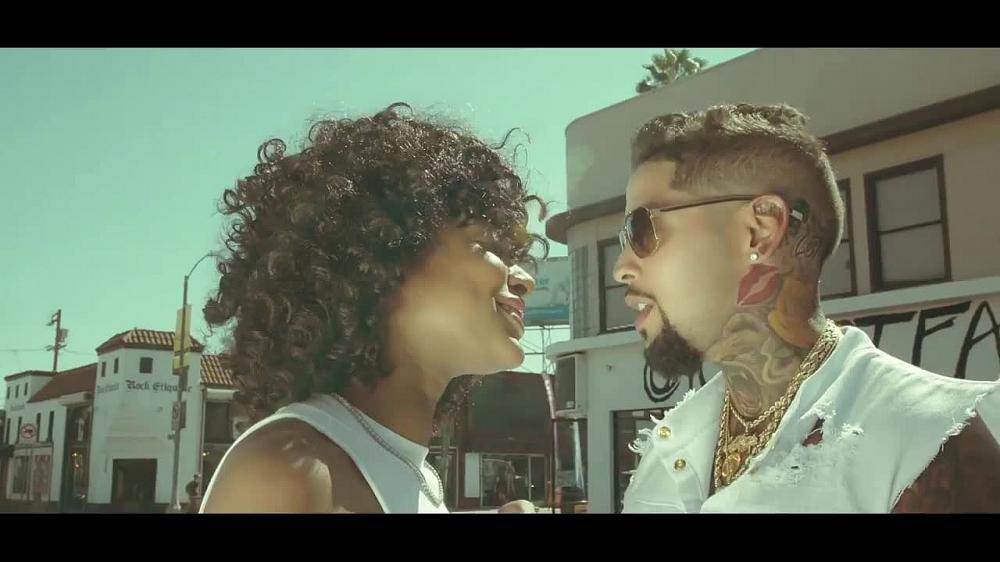 скачать клип David Correy - 100