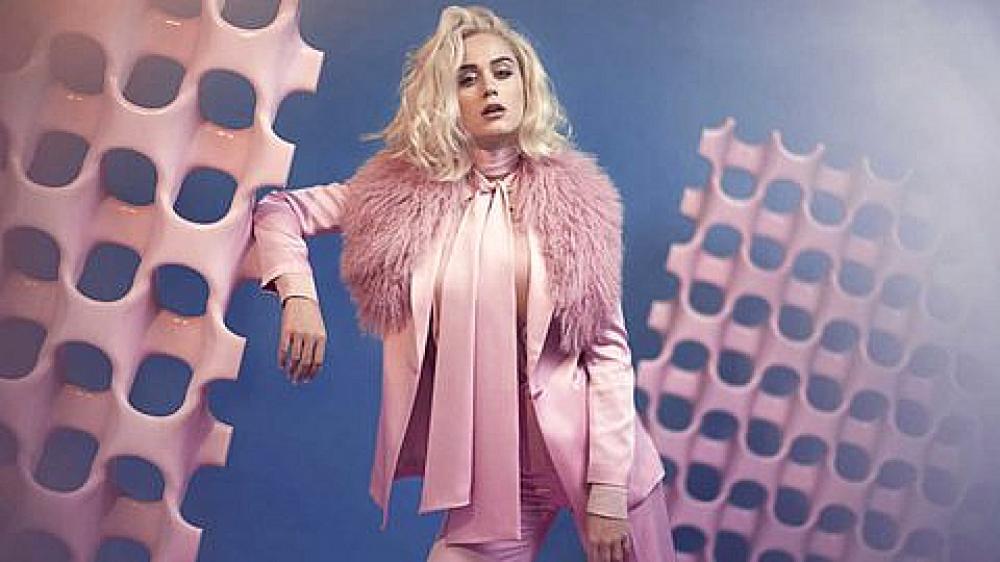 скачать клип Katy Perry ft. Nicki Minaj - Swish Swish