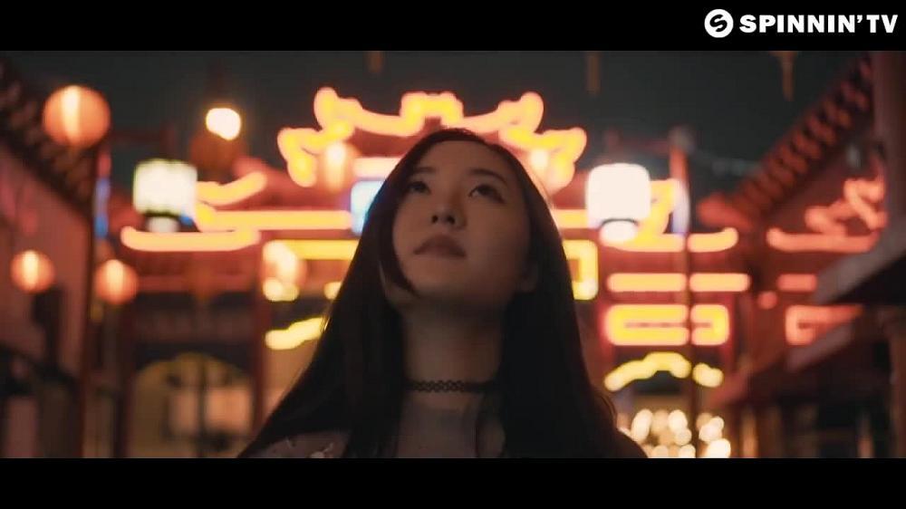 скачать клип No Riddim and Megan Lee - Young and Broken