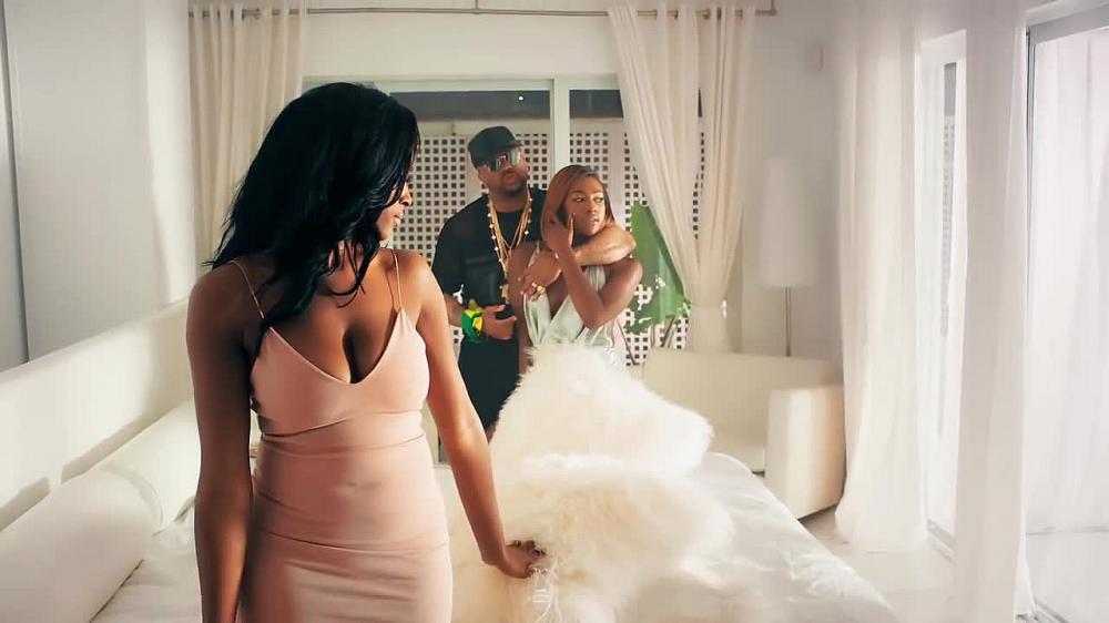 скачать клип Fat Joe and Remy Ma - Heartbreak