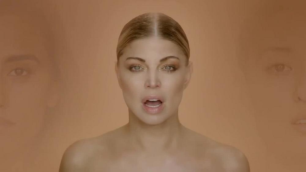 скачать клип Fergie - Love Is Pain