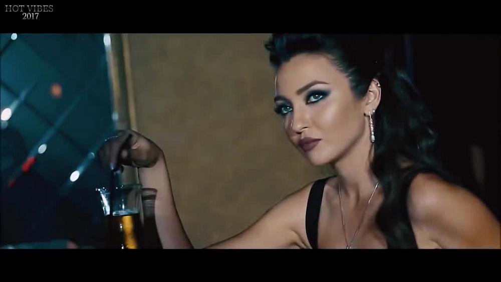 скачать клип Dj Snake and Kygo ft. Coldplay Style - Superhero