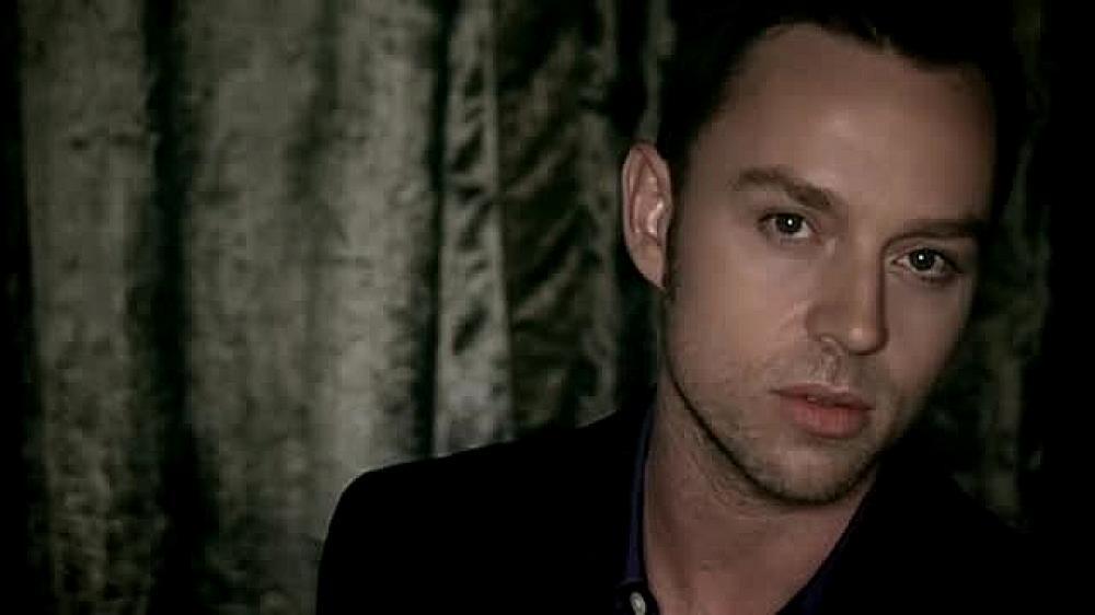 скачать клип Darren Hayes - Darkness