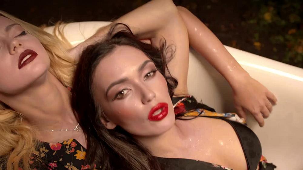 скачать клип Serebro - В космосе