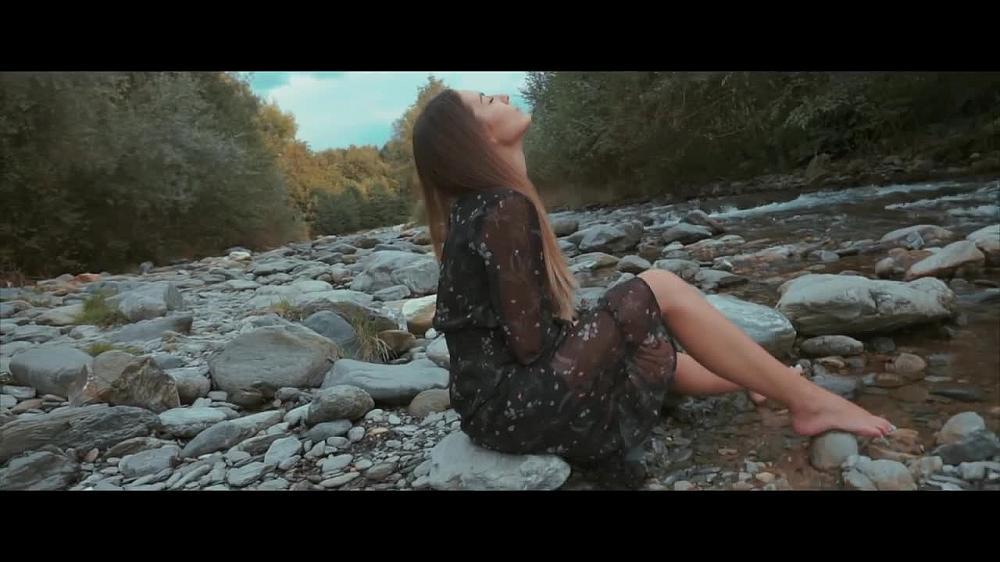 скачать клип Kate Linn - Your Love