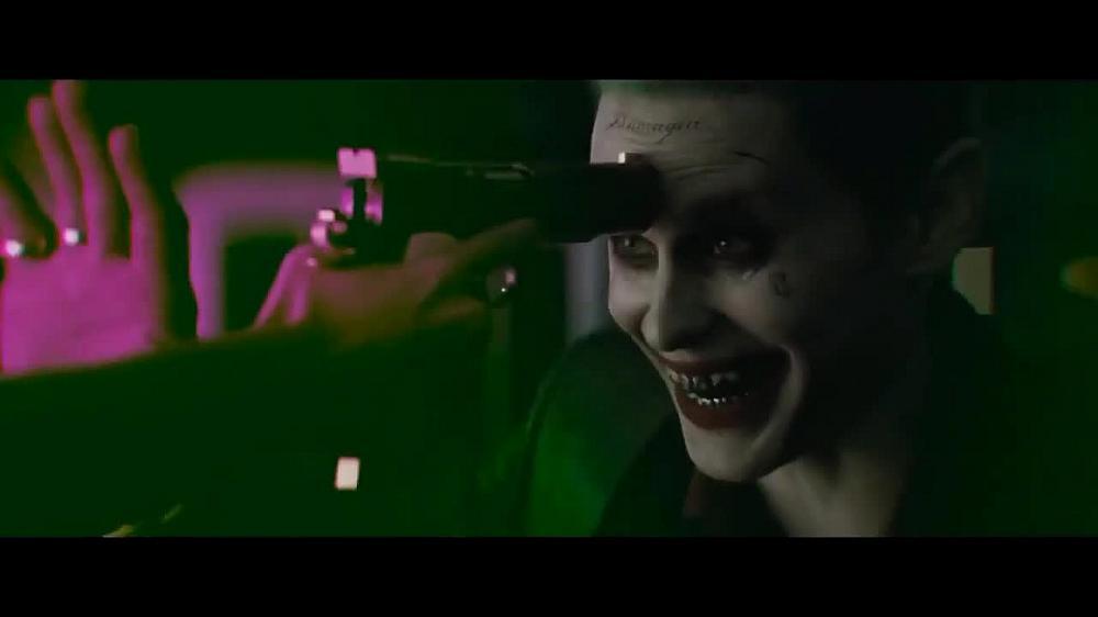 скачать клип Harley Quinn and The Joker - Let Me Love You