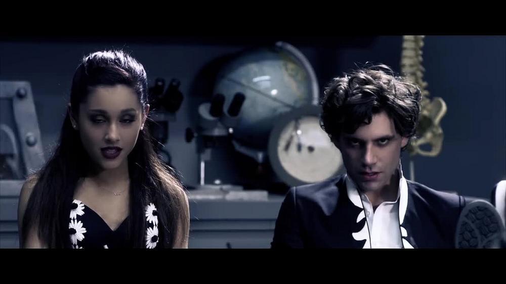 скачать клип MIKA ft. Ariana Grande - Popular Song