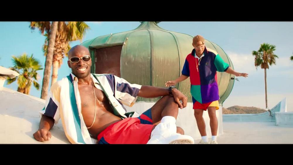 скачать клип Major Lazer feat. Busy Signal - Jump