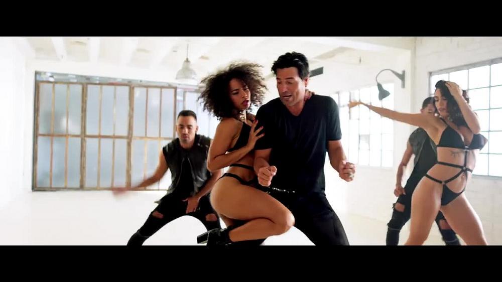 скачать клип Chayanne - Choka Choka