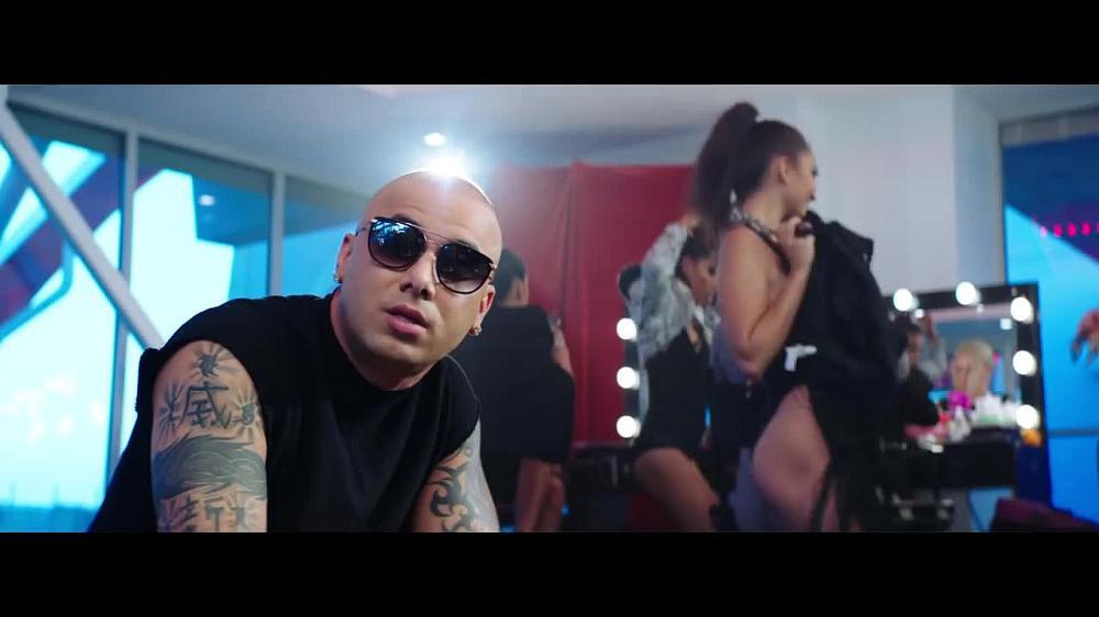 скачать клип Ozuna - Siguelo Bailando