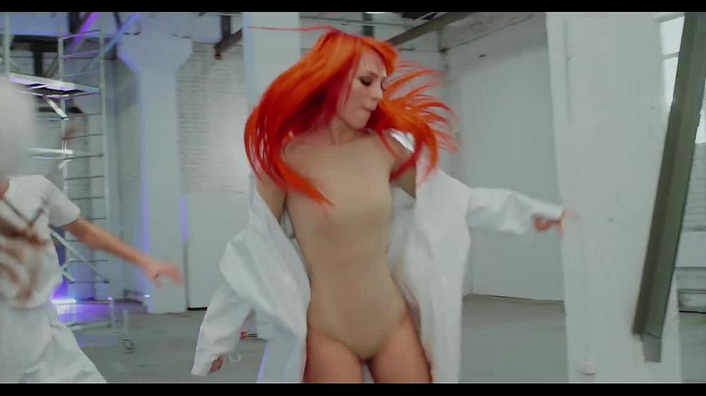 скачать клип TARABAROVA - Цунами