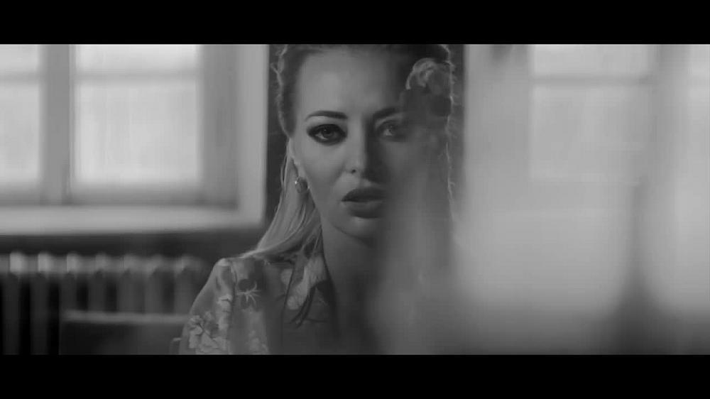 скачать клип Carlas Dreams feat. Delia - Inima