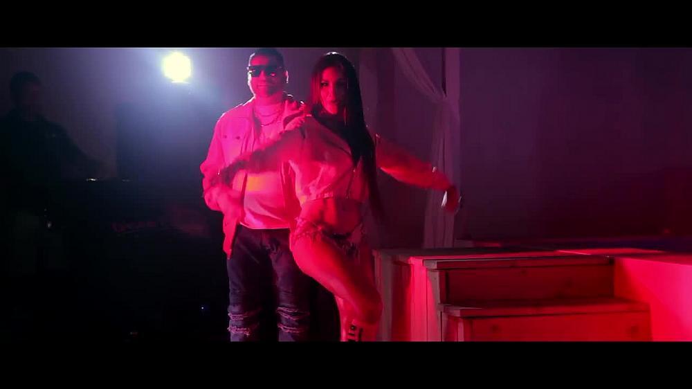 скачать клип Melissa Mora feat. El Master - Mueve Tu Pum Pum