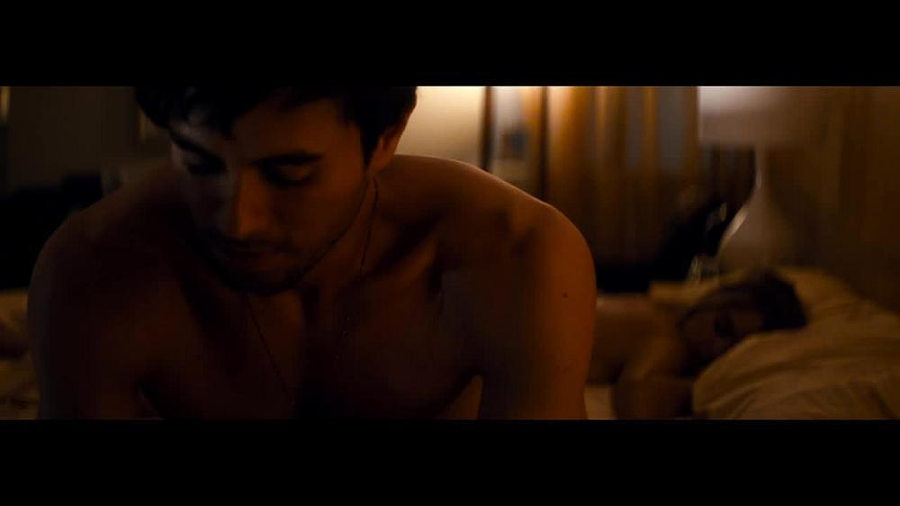 скачать клип Enrique Iglesias ft. Sammy Adams - Finally Found You