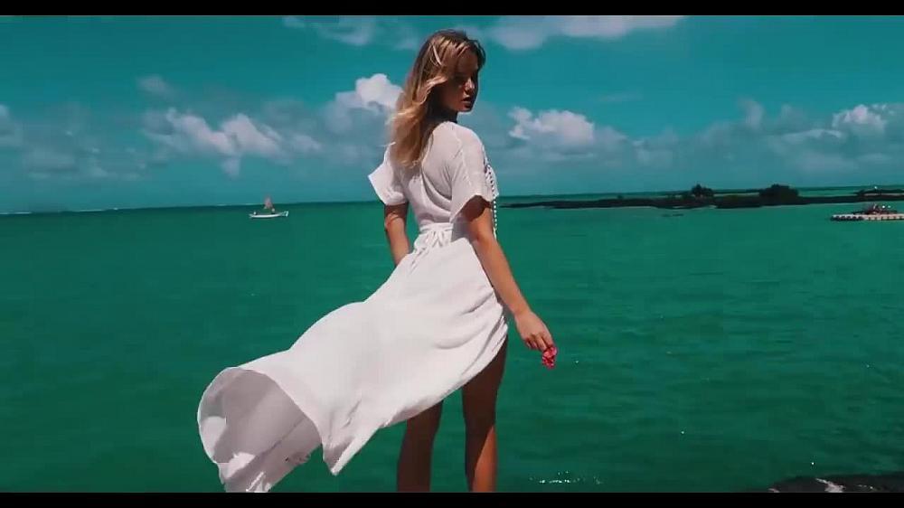 скачать клип Kygo ft. Selena Gomez - So Cruel