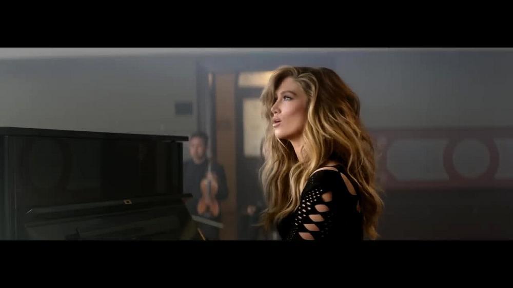 скачать клип Delta Goodrem - Enough