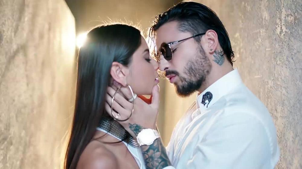 скачать клип Yandel ft. Maluma - Solo Mia