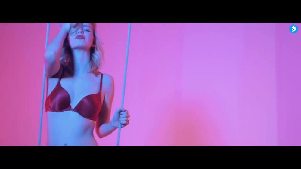 скачать клип Lennert Wolfs and Oualid - Mi Amor