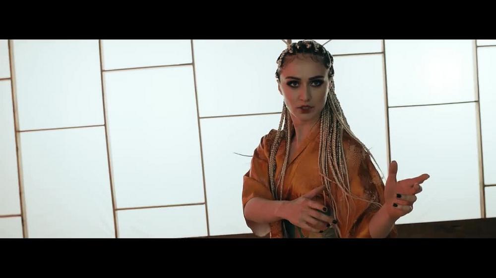 скачать клип Toni Romiti - Boyfriend