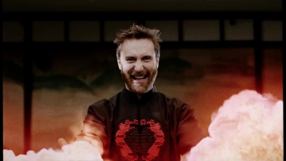 скачать клип David Guetta and Sia - Flames