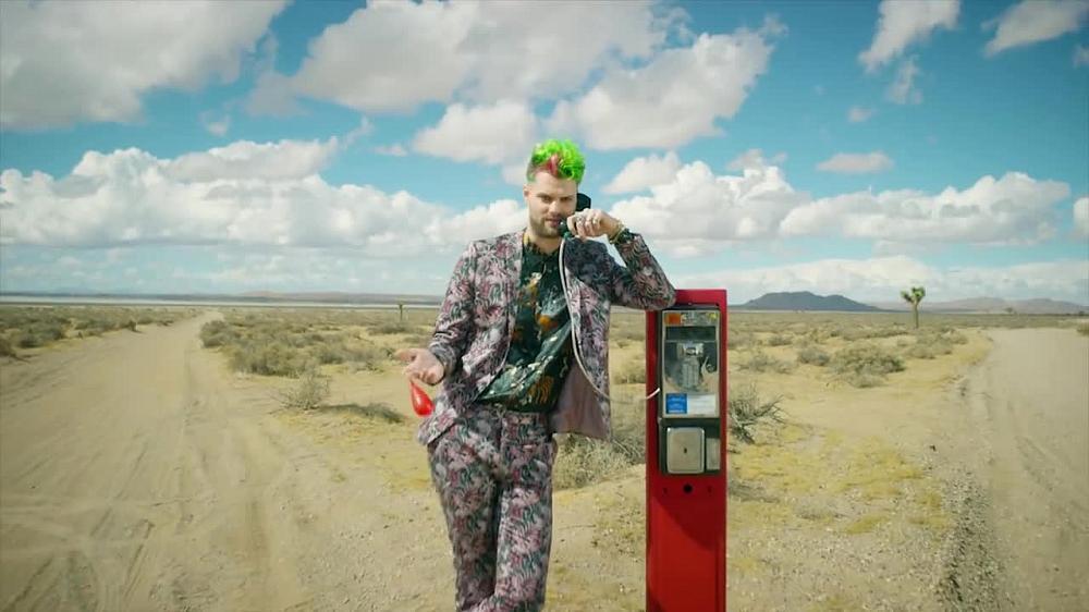 скачать клип SOFI TUKKER - Batshit