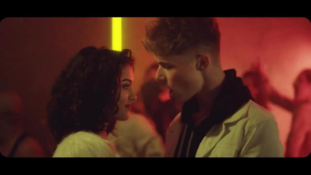 скачать клип HRVY, Malu Trevejo - Hasta Luego