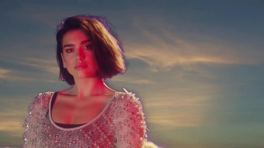 скачать клип Calvin Harris, Dua Lipa - One Kiss