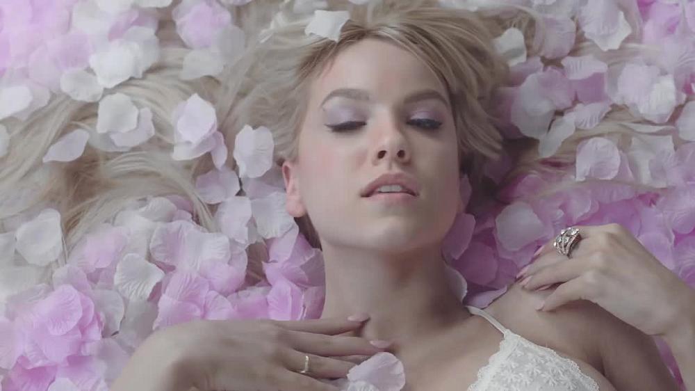 скачать клип XYLO - Heaven Only Knows