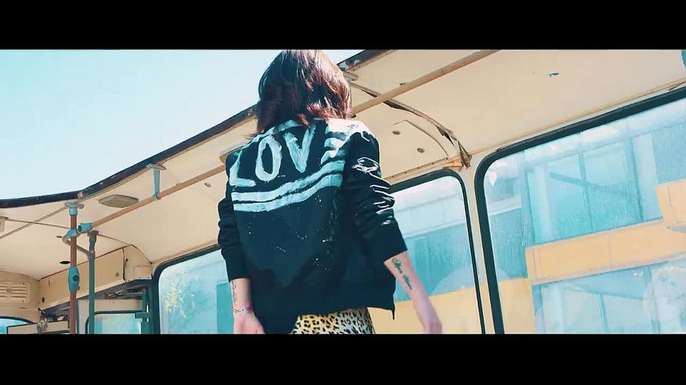 скачать клип Dave Neven and Ellie White - Try For Me