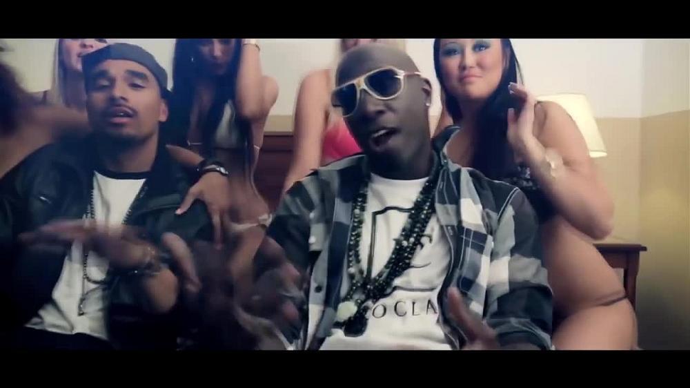 скачать клип Hitmakers Feat. KNA Connected - Fire