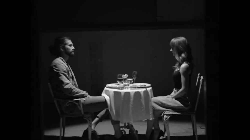 скачать клип Bullet For My Valentine - Letting You Go