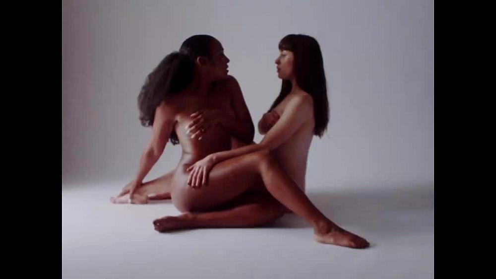 скачать клип Kimbra ft. Dawn - Version Of Me