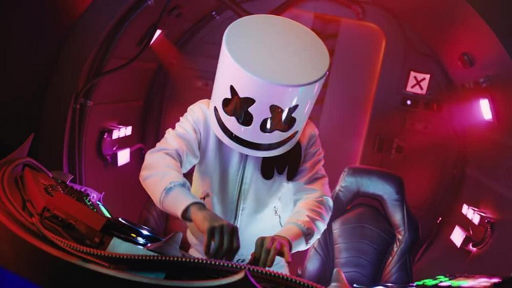 скачать клип Marshmello ft. DuckTales - FLY